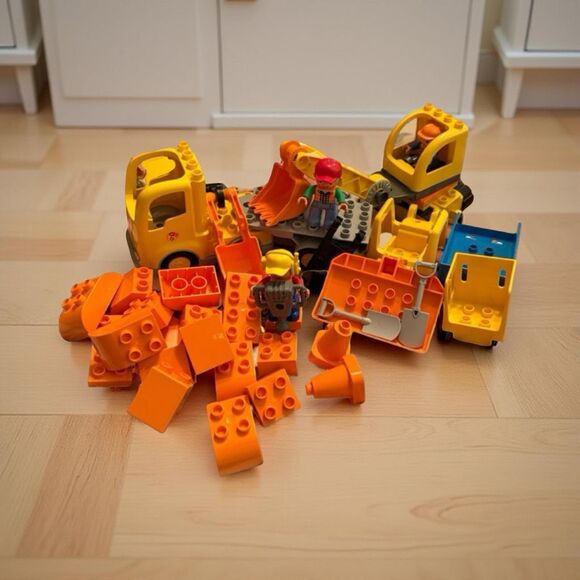 mega Bloks DUPLO Town Truck Tracked Excavator Dump Truck & Figures Construction - Picture 3 of 5